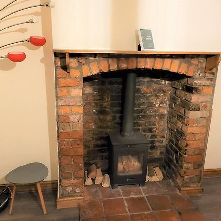 Nice 4-Bedroom Vacation Home With Indoor Fireplace เวลลิงตัน ภายนอก รูปภาพ