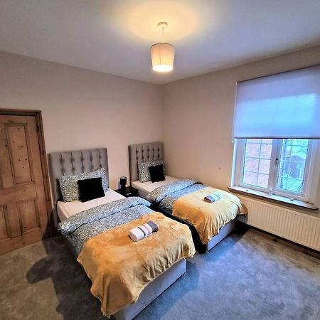 Nice 4-Bedroom Vacation Home With Indoor Fireplace เวลลิงตัน ภายนอก รูปภาพ