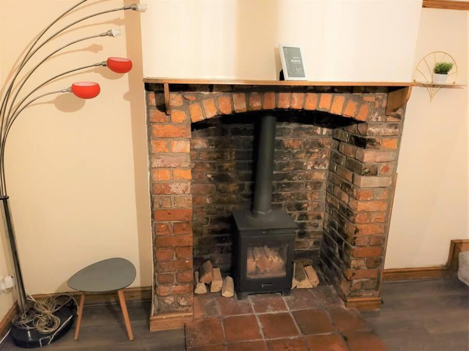 Nice 4-Bedroom Vacation Home With Indoor Fireplace เวลลิงตัน ภายนอก รูปภาพ