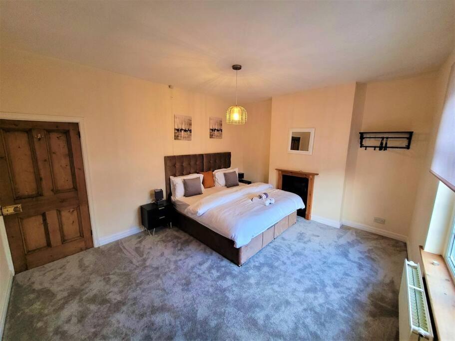 Nice 4-Bedroom Vacation Home With Indoor Fireplace เวลลิงตัน ภายนอก รูปภาพ