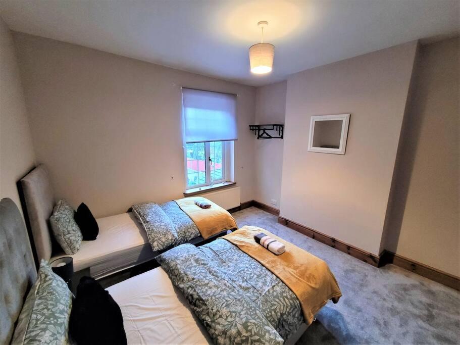 Nice 4-Bedroom Vacation Home With Indoor Fireplace เวลลิงตัน ภายนอก รูปภาพ
