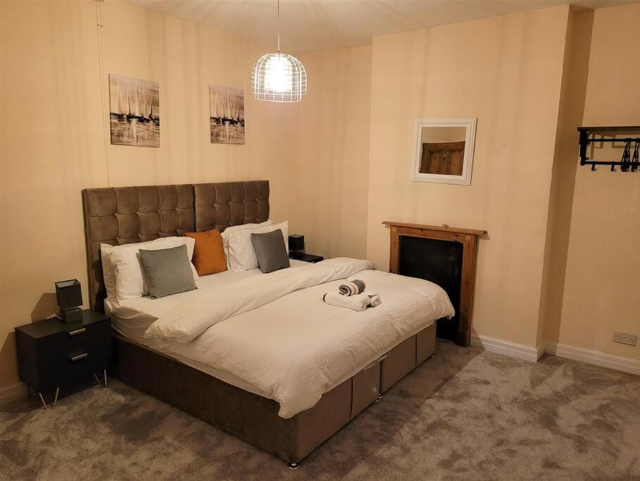 Nice 4-Bedroom Vacation Home With Indoor Fireplace เวลลิงตัน ภายนอก รูปภาพ