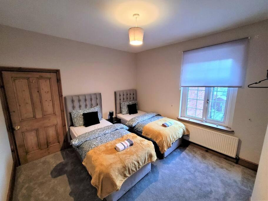 Nice 4-Bedroom Vacation Home With Indoor Fireplace เวลลิงตัน ภายนอก รูปภาพ